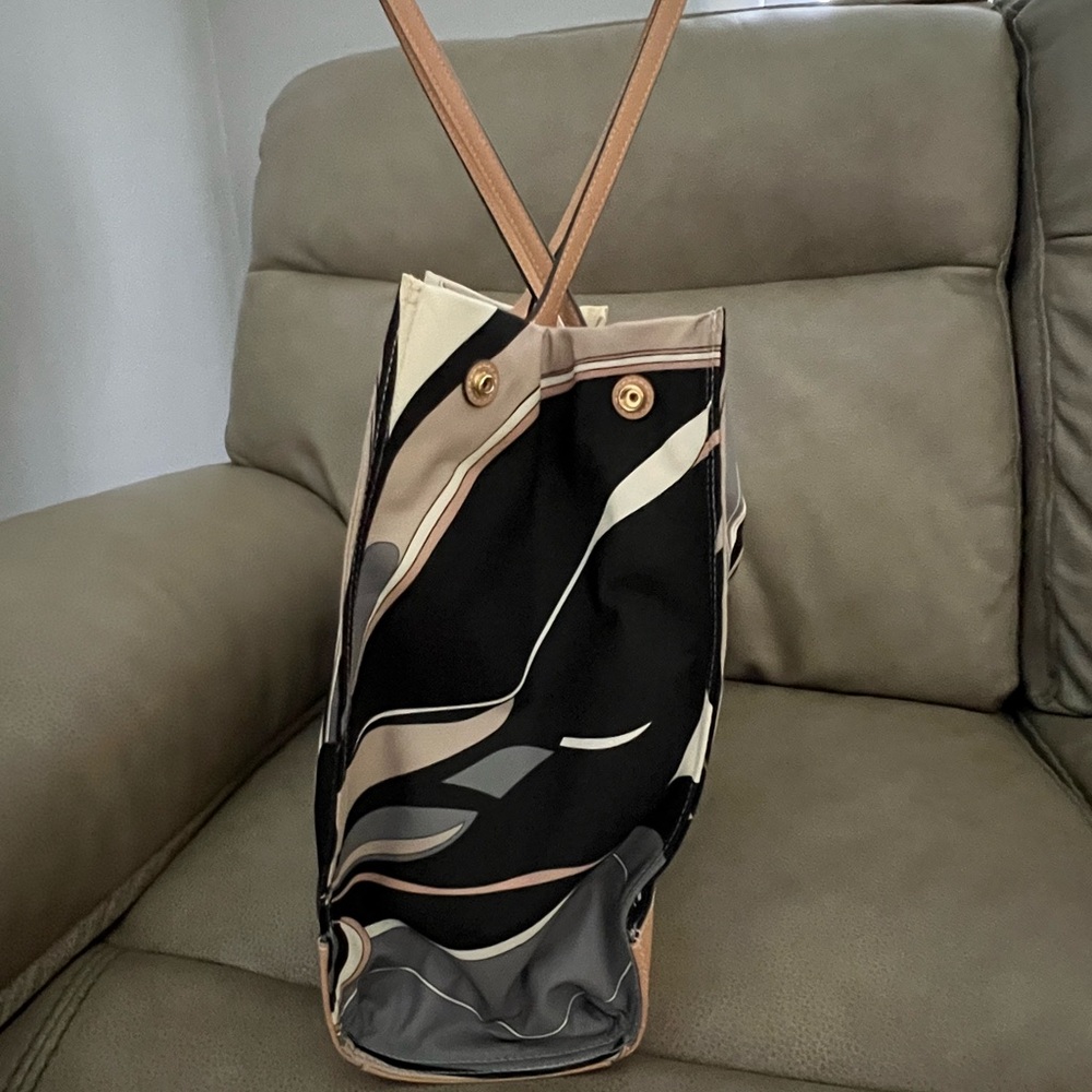 Tory Burch Black and Tan Swirl Tote - Picture 3 of 8